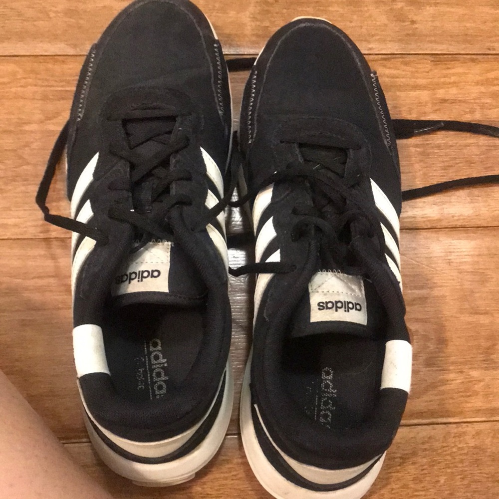 Adidas Sneakers